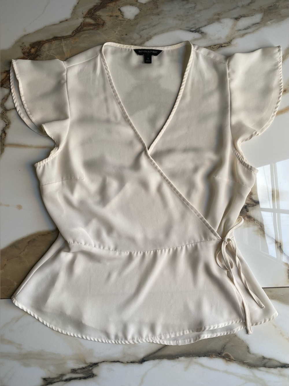 Banana Republic Ivory Adjustable Tie Wrap Top with Flutter Sleeves (Size S)